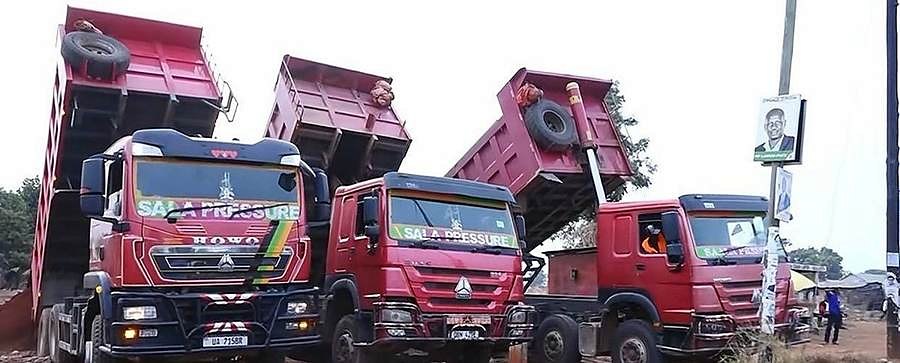 Red Sala Pressure tipper trucks at a yard